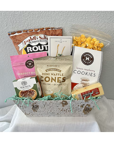 Deluxe Snack Basket